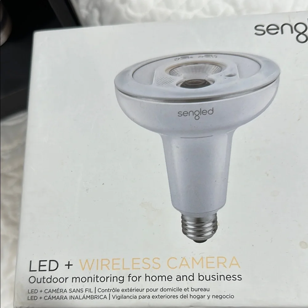 Snap LED Wireless Camera - White